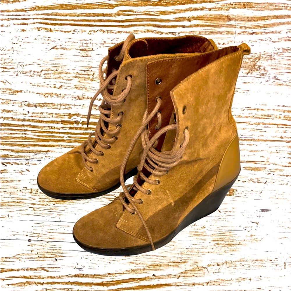PUMA Brown Suede Lace Up Women's Wedge Booties Sz 6/37EU